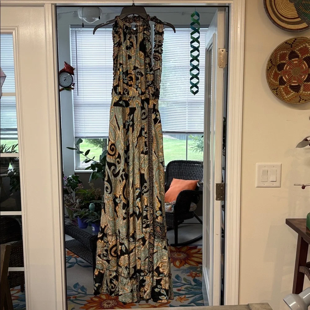 Elegant Black and Gold Patterned Halter Maxi Dress - Picture 1 of 5